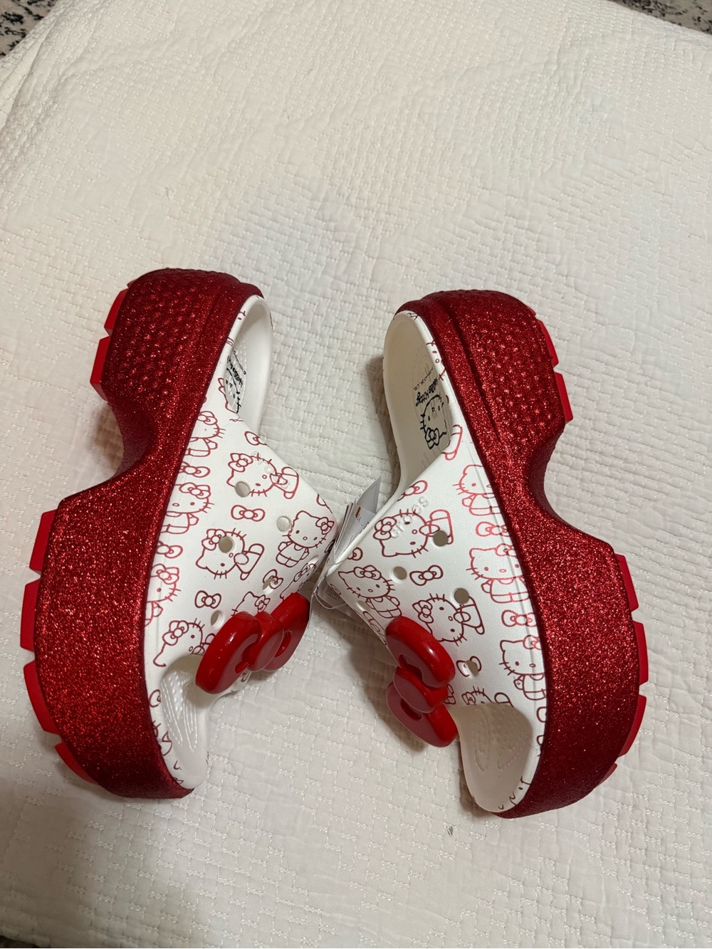 CROCS Women Red and White Hello Kitty Glitter - Picture 6 of 8